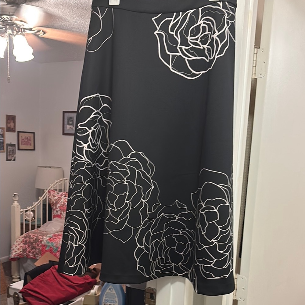 Elegant Black Floral Skirt